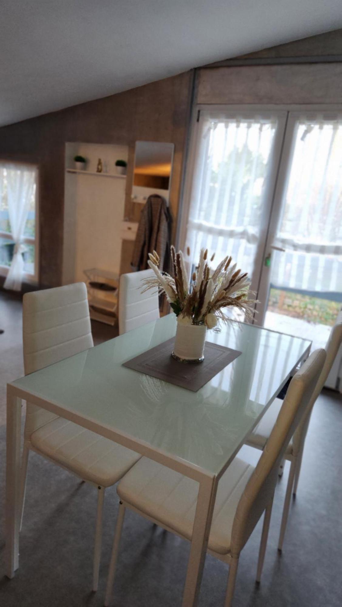 Jolie Maison De Campagne - Morisel Exteriör bild